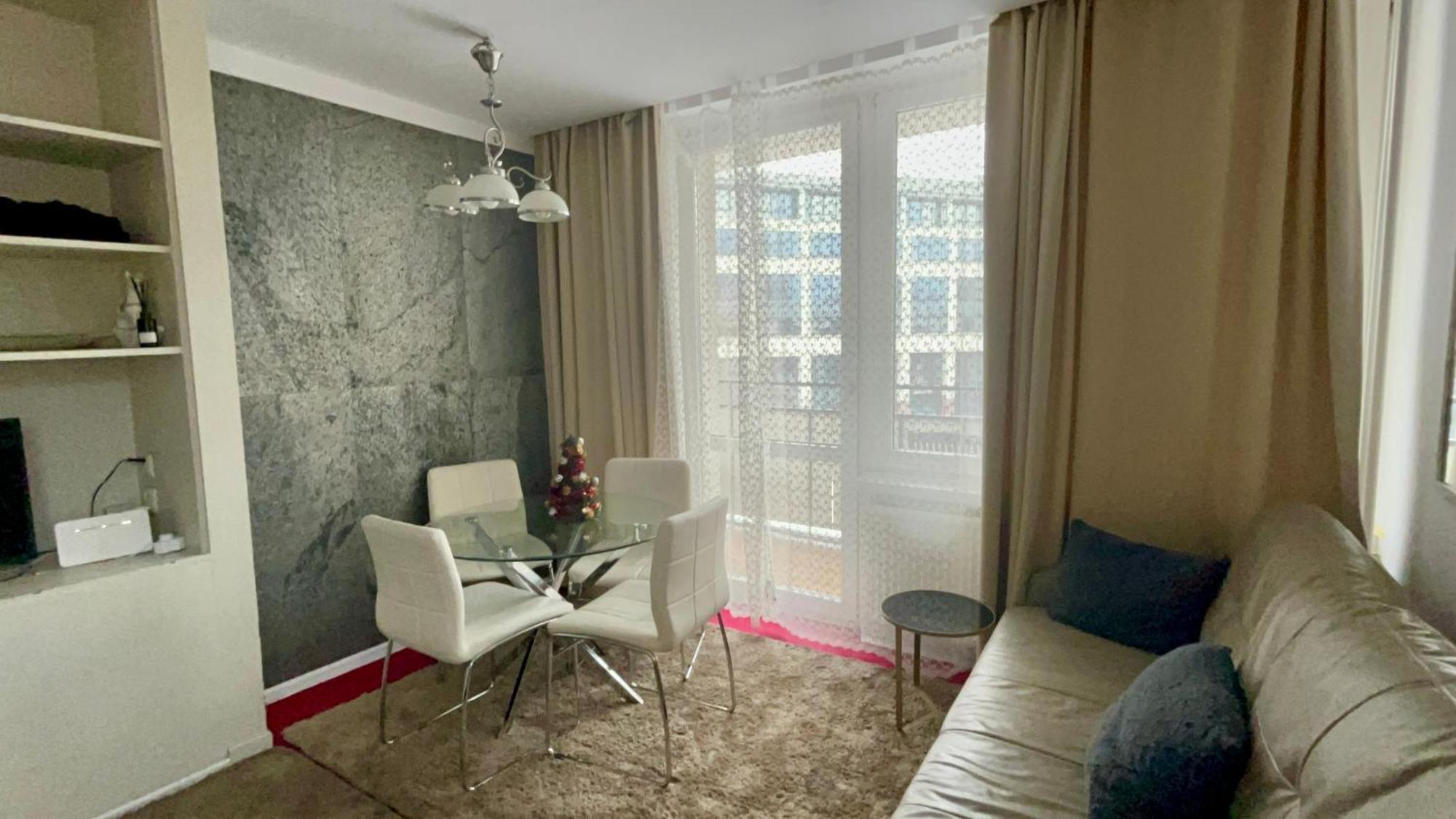 Perfect Location Two Bedrooms With Balkony Varsó Kültér fotó